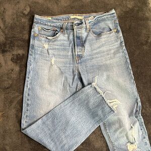 NWOT Levi Wedgie 29